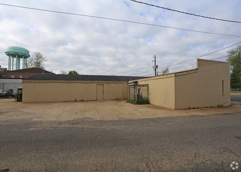 More Photos Of 1522 Broad St, Selma General Retail For Sale