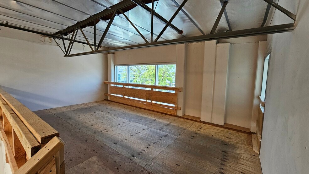 More Photos Of 2306 La Mirada Dr, Vista Warehouse For Lease