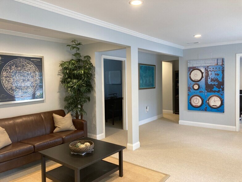 More Photos Of 134 Marietta Hwy, Roswell Office Residential For Lease