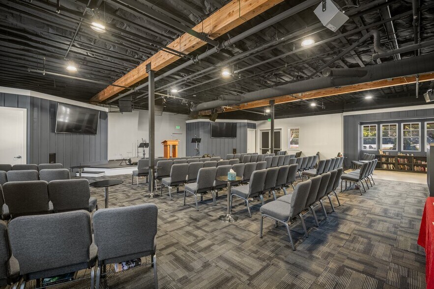 More Photos Of 2450 Cabrillo Hwy S, Half Moon Bay Office For Sale