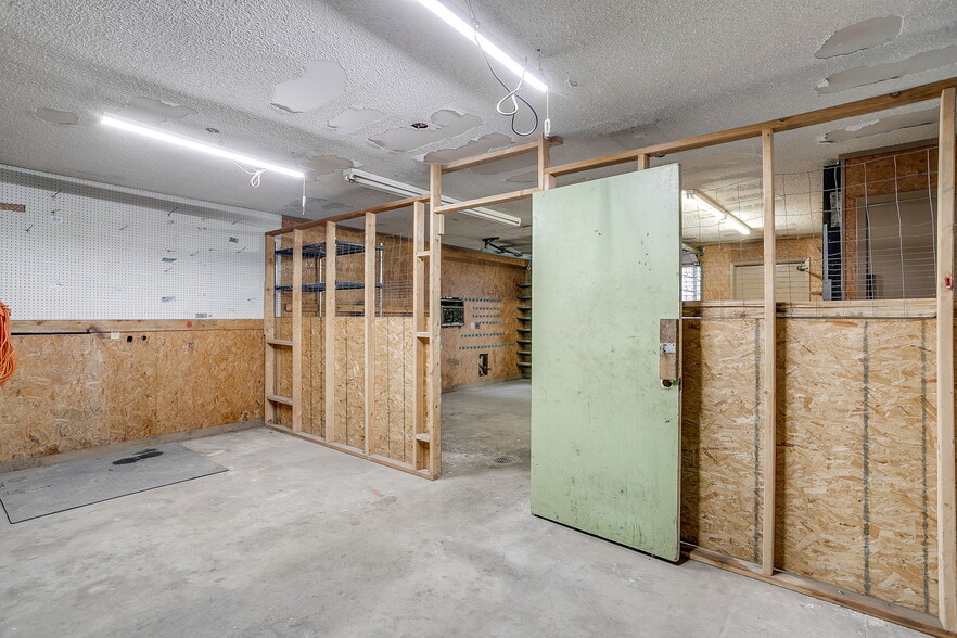 More Photos Of 3040 Ramona Dr, Fort Worth Research And Development For Lease