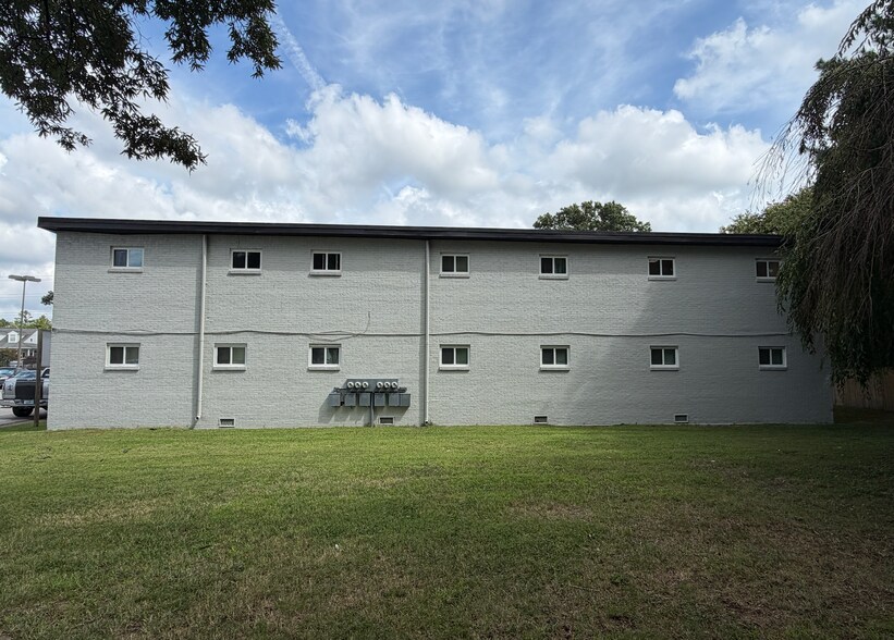 More Photos Of 5541 Parliament Dr, Virginia Beach Loft Creative Space For Sale