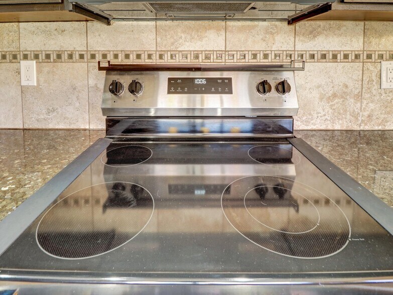 More Photos Of 525 S Thornhill Rd, Palm Springs Apartments For Sale