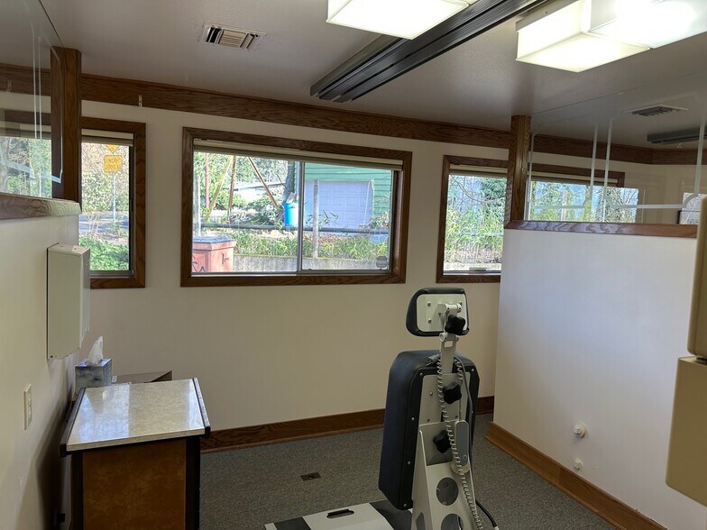 More Photos Of 1415 GRAND Blvd, Vancouver Medical For Sale