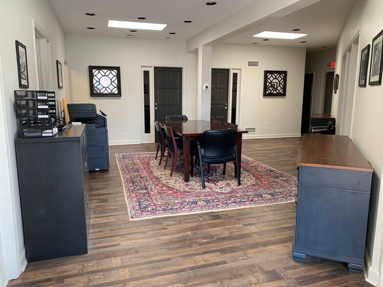 More Photos Of 438 Division St, Sewickley Office For Lease