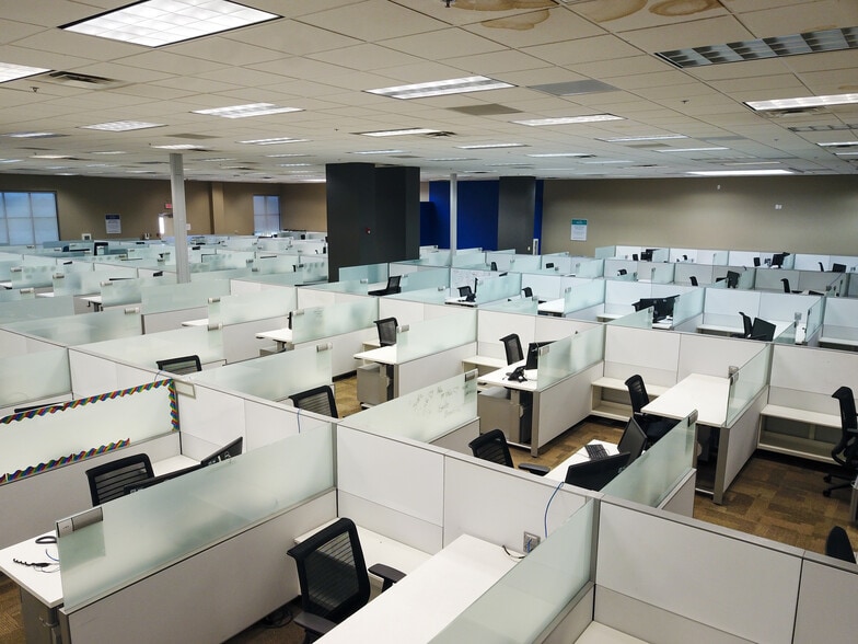 More Photos Of 7730 Market Center, El Paso Showroom For Lease