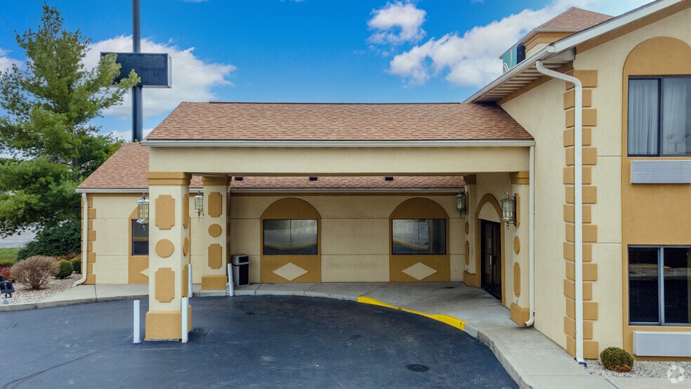 More Photos Of 150 Lovers Ln, Franklin Hotel For Sale