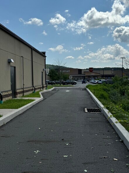 More Photos Of 812 Hunter Hwy, Tunkhannock General Retail For Sale