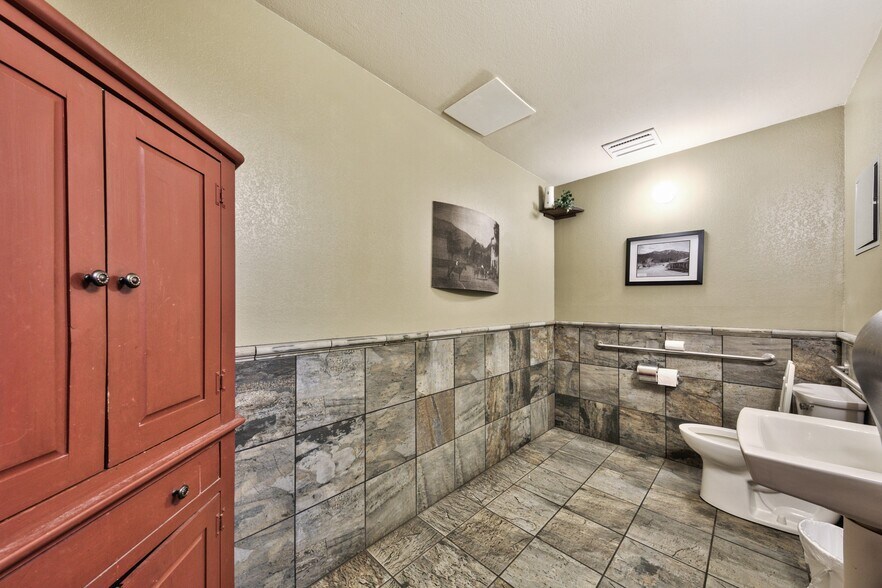 More Photos Of 290 Old Pony Express Trl, Markleeville Storefront Retail Residential For Sale