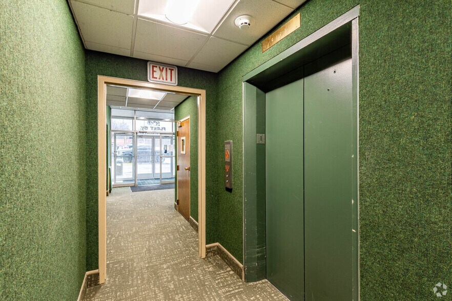 More Photos Of 100 Fleet St, Pittsburgh Office For Lease