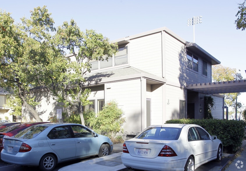 More Photos Of 1627 Oak Ave, Davis Office For Lease