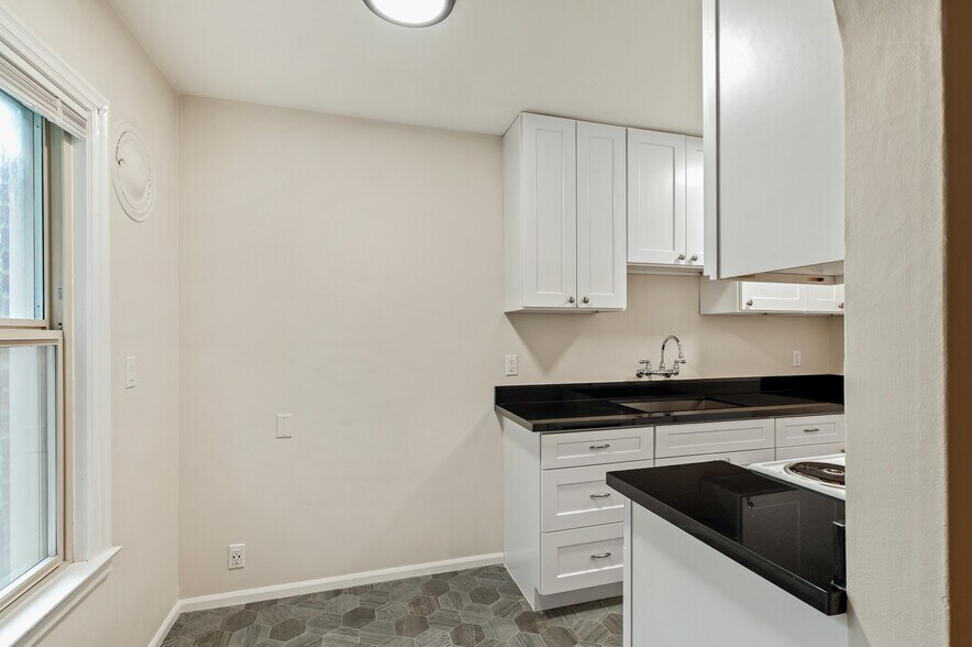 More Photos Of , Seattle Multifamily For Sale