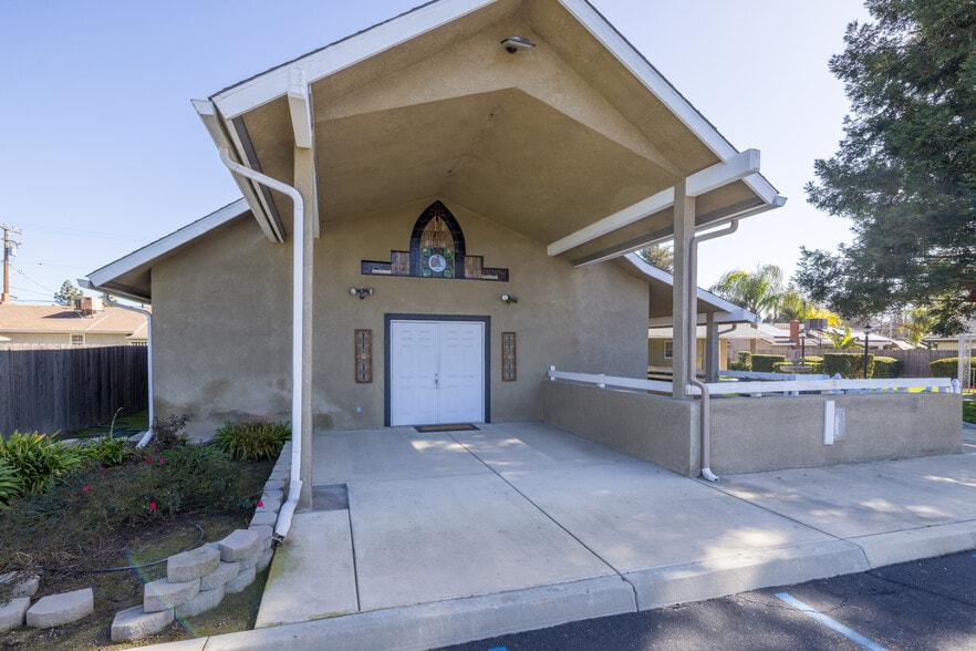 More Photos Of 2127 S Giddings St, Visalia Religious Facility For Sale