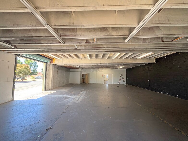 More Photos Of 4095 Deeble St, Sacramento Industrial For Lease