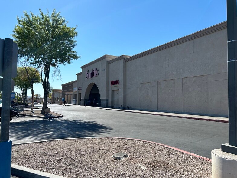 More Photos Of 3073 W Craig Rd, North Las Vegas Freestanding For Lease