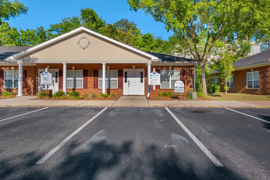More Photos Of 2888 Mahan Dr, Tallahassee Medical For Lease