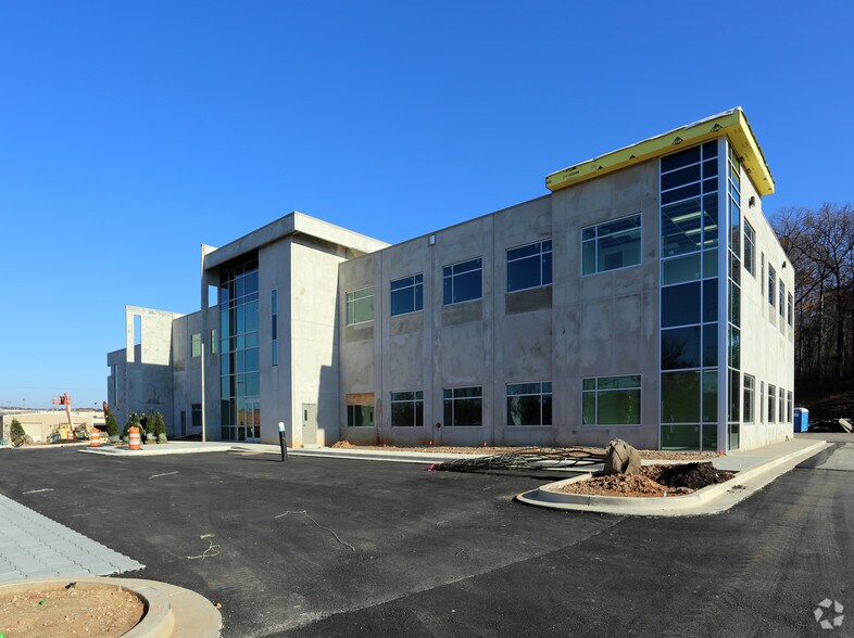 More Photos Of 7521 Jefferson Ave, Hyattsville Flex For Lease