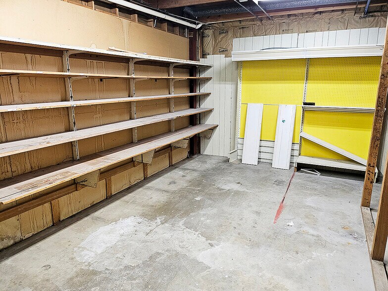 More Photos Of 540 S Main St, Galva Storefront Retail Residential For Sale