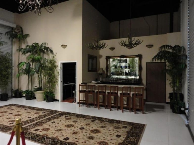 More Photos Of 921 Poinsettia St, Santa Ana Showroom For Sale