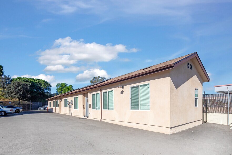 More Photos Of 16925 Prairie Ave, Torrance Apartments For Sale