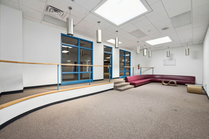 More Photos Of 3300 Henry Ave, Philadelphia Unknown For Lease