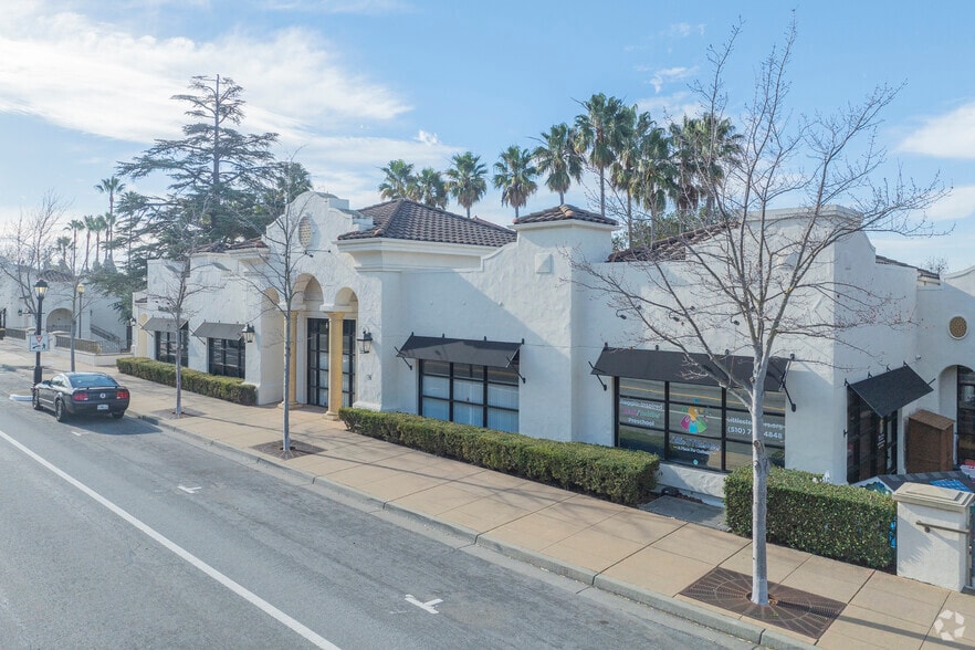 More Photos Of 43541-43543 Mission Blvd, Fremont Freestanding For Lease