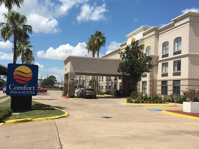 More Photos Of 11050 Southwest Fwy, Houston Hotel For Sale