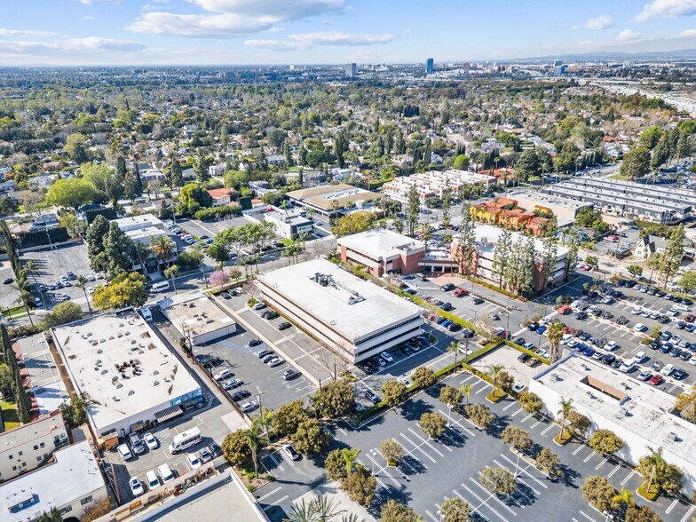 More Photos Of 2107 N Broadway, Santa Ana Loft Creative Space For Sale