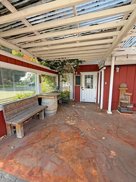 More Photos Of 3535 Guerneville Rd, Santa Rosa General Retail For Lease