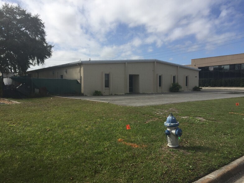 Primary Photo Of 4496 35th St, Orlando Light Manufacturing For Lease