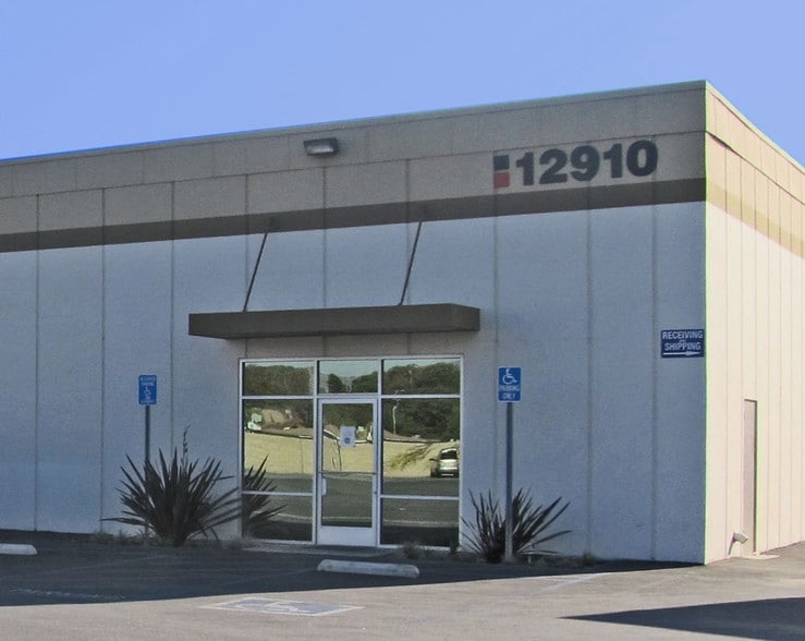 More Photos Of 12910 Mulberry Dr, Whittier Distribution For Lease