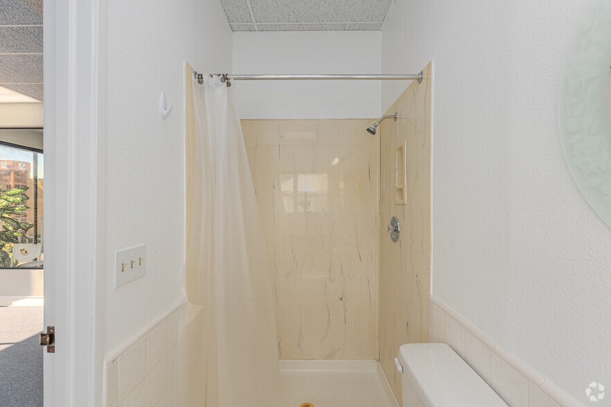 More Photos Of 2535 Kettner Blvd, San Diego Office Residential For Sale