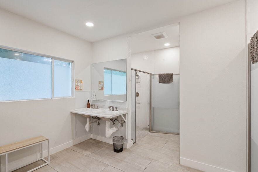 More Photos Of 134 Chapala St, Santa Barbara Hospitality For Sale