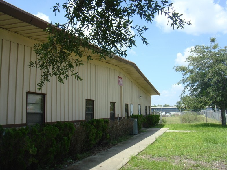 More Photos Of 2360 Clark St, Apopka Warehouse For Lease