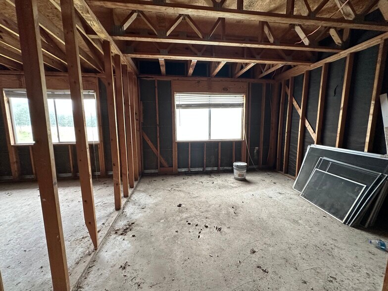 More Photos Of 6628 Crestway Dr, San Antonio Flex For Sale