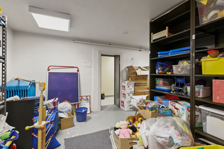 More Photos Of 1631 Main St, Niagara Falls Industrial For Sale