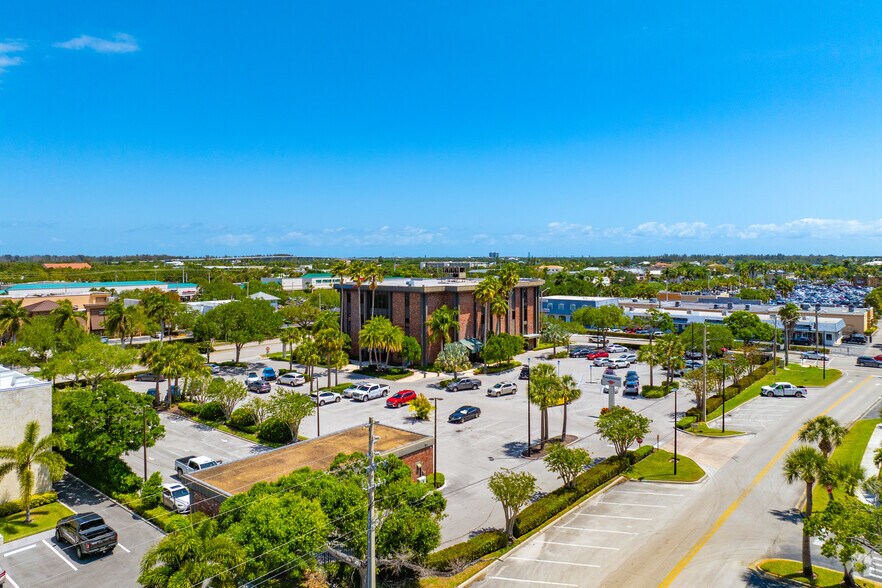 More Photos Of 601 21st St, Vero Beach Loft Creative Space For Lease