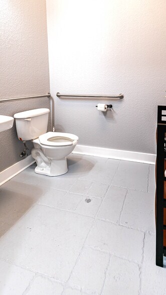 More Photos Of 1012 Airport Rd, Destin Office Residential For Sale