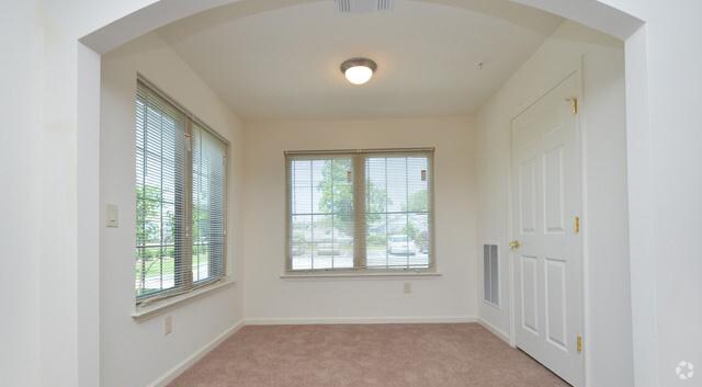 More Photos Of 1220 N King St, Hampton Apartments For Lease