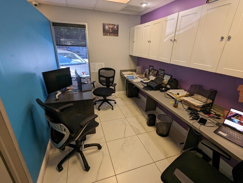 More Photos Of 201 SE 2nd St, Fort Lauderdale Office For Sale