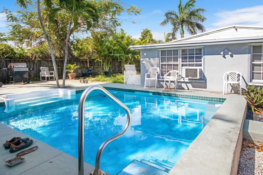 More Photos Of 3570 N Old Dixie Hwy, Delray Beach Apartments For Sale