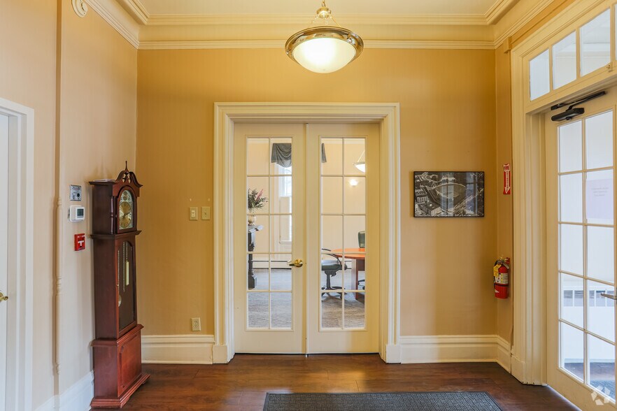 More Photos Of 510 Washington Ave, Carnegie Coworking Space
