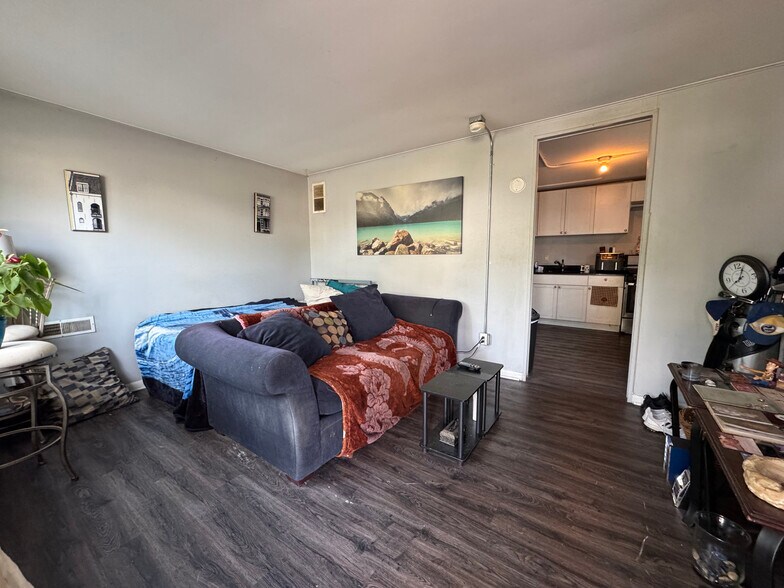 More Photos Of 140 N West St, Crown Point Apartments For Sale