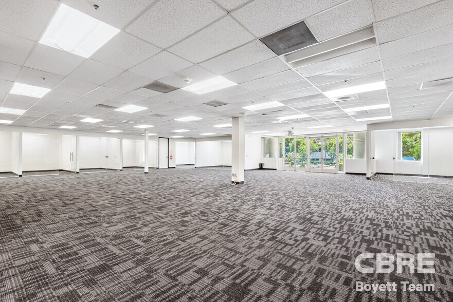 More Photos Of 26025 Mureau Rd, Calabasas Office For Sale
