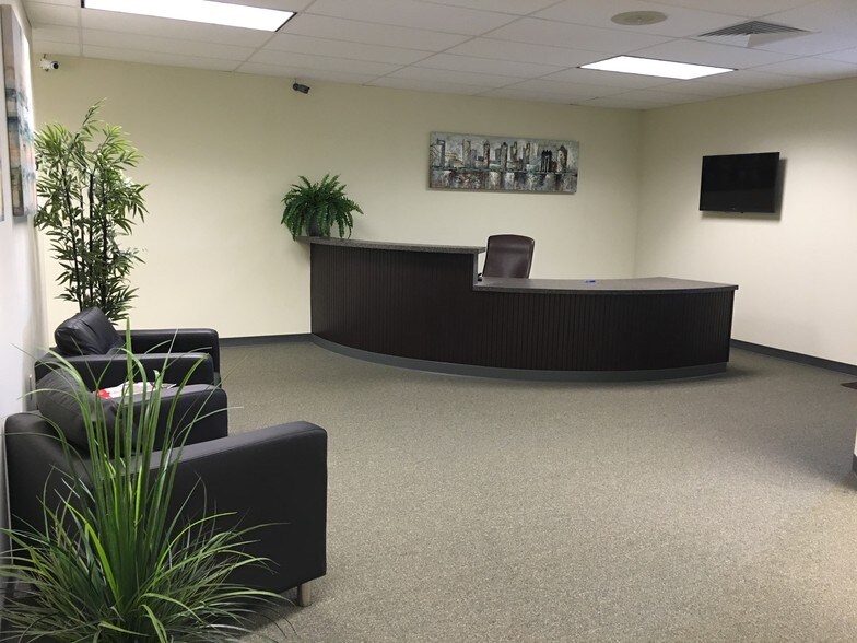 More Photos Of 3701 N St. Peters Pky, Saint Peters Office For Sale