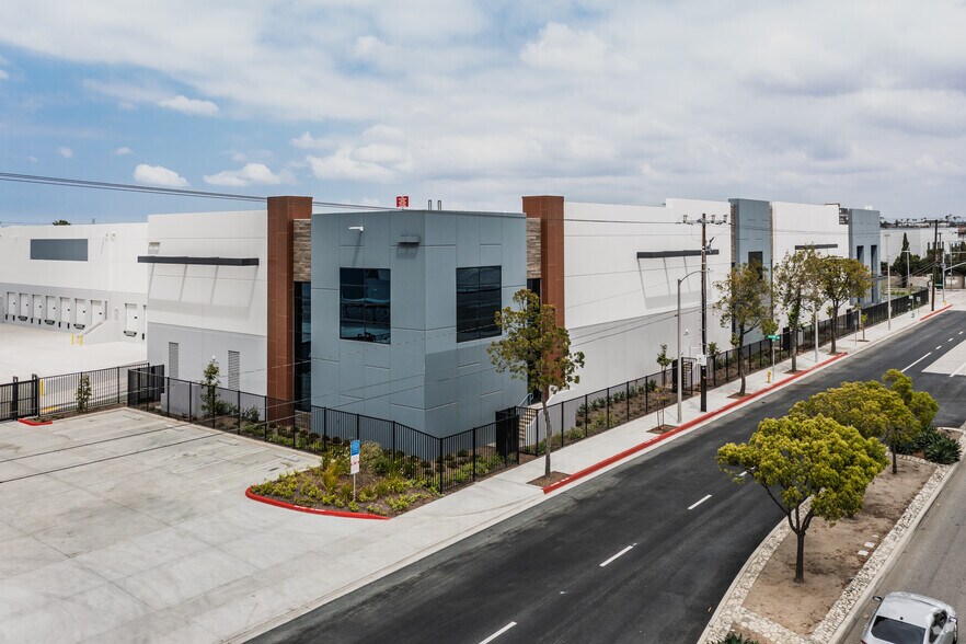 More Photos Of 112 W Alondra Blvd, Gardena Unknown For Lease