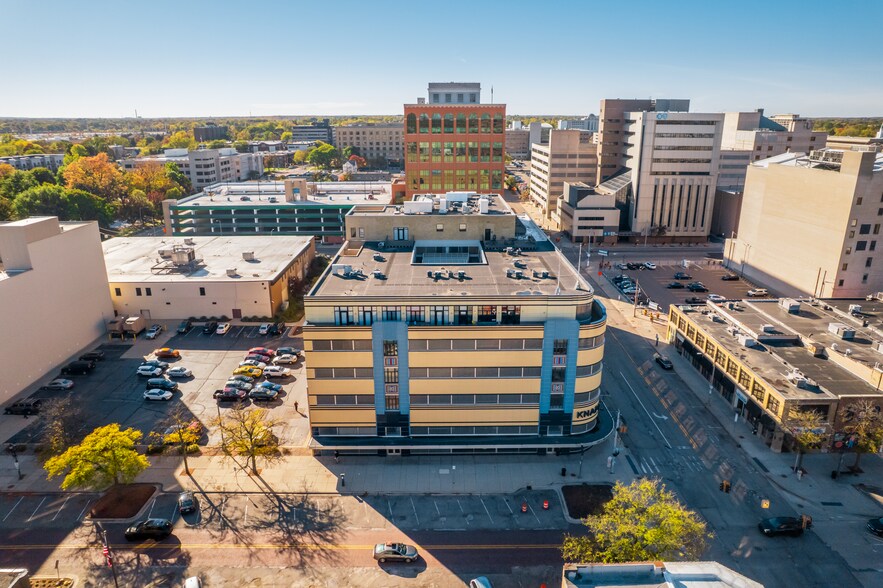More Photos Of 300 S Washington Sq, Lansing Office Residential For Lease