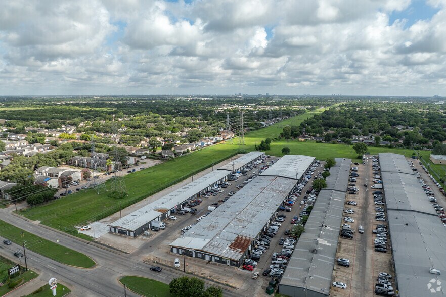 More Photos Of 11450 Bissonnet St, Houston Warehouse For Lease