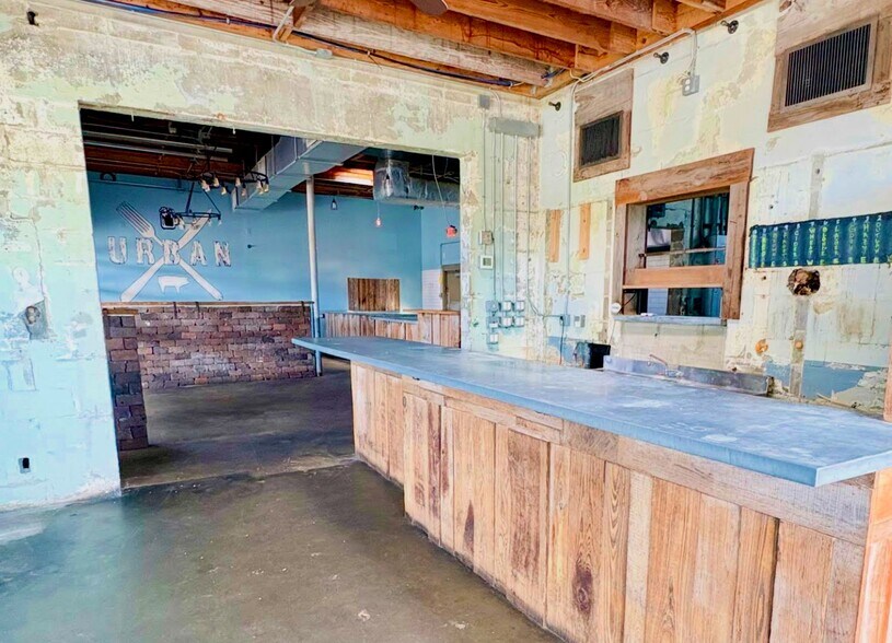 More Photos Of 2601 Central Ave, Saint Petersburg Restaurant For Lease