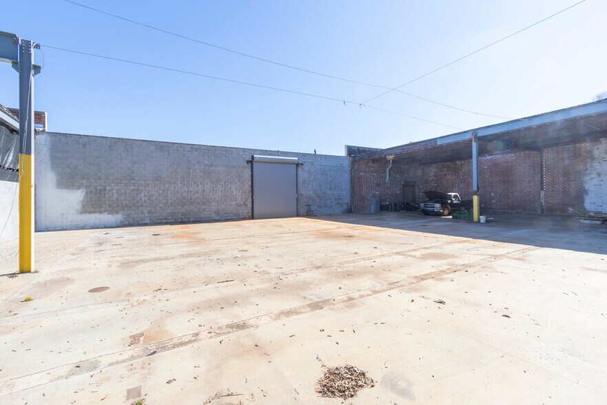 More Photos Of 2115 S McDuffie St, Anderson Manufacturing For Sale